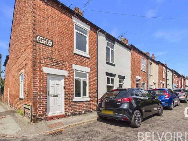 Cottage for sale in Stone, Baswich