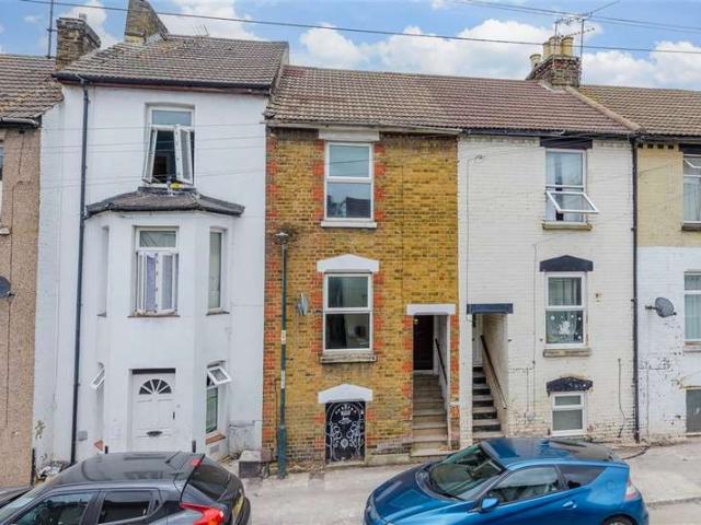 Cottage for sale in Luton, Chatham