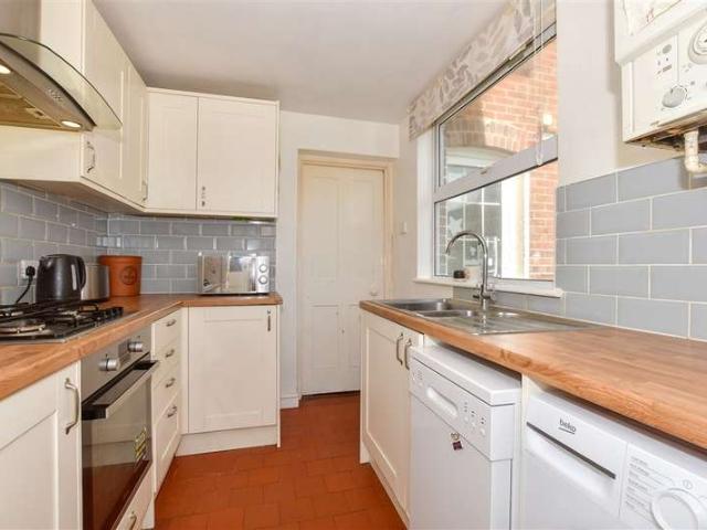 Cottage for sale in The Bridge, Kent