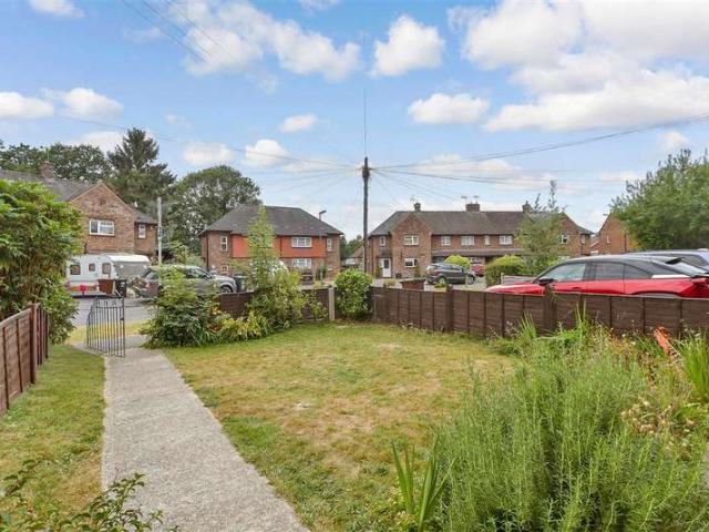 Cottage for sale in Hillview, Surrey