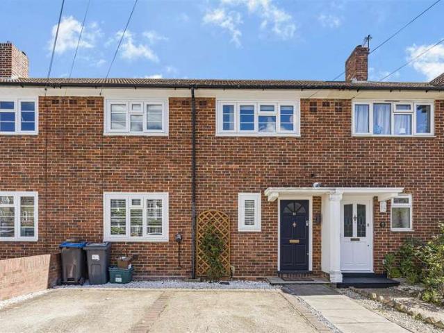 Cottage for sale in London Borough of Merton, Raynes Park