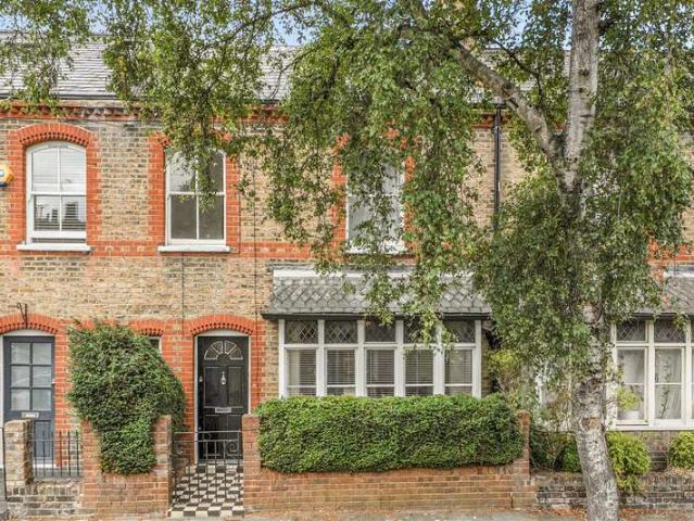 Cottage for sale in London Borough of Hounslow, Greater London