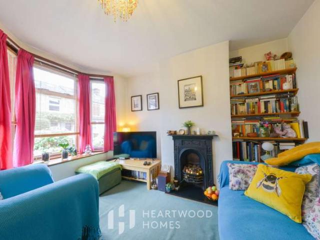 Cottage for sale in St Albans, Five Acres