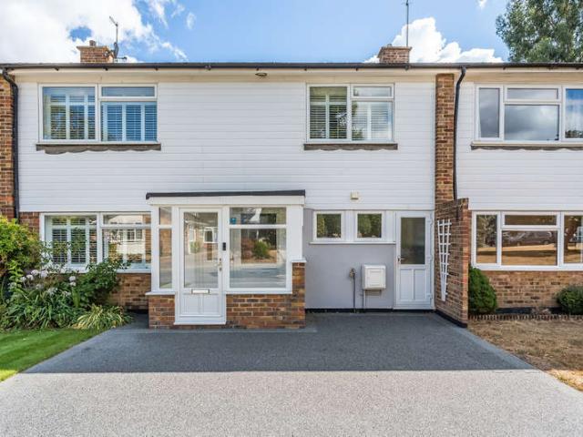 Cottage for sale in Monks Orchard, Kent