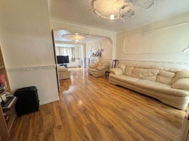Cottage for sale in Plaistow, Greater London