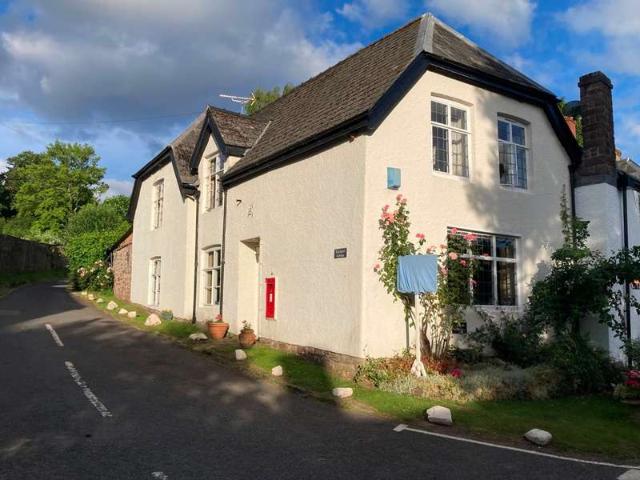 Cottage for sale in Newland, Bromsberrow Heath