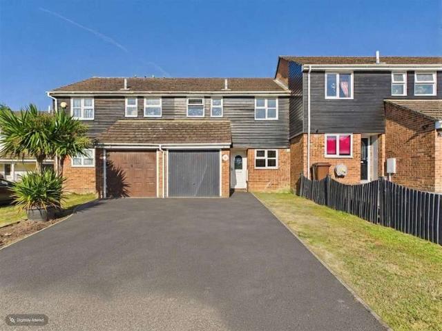 Cottage for sale in Chatham