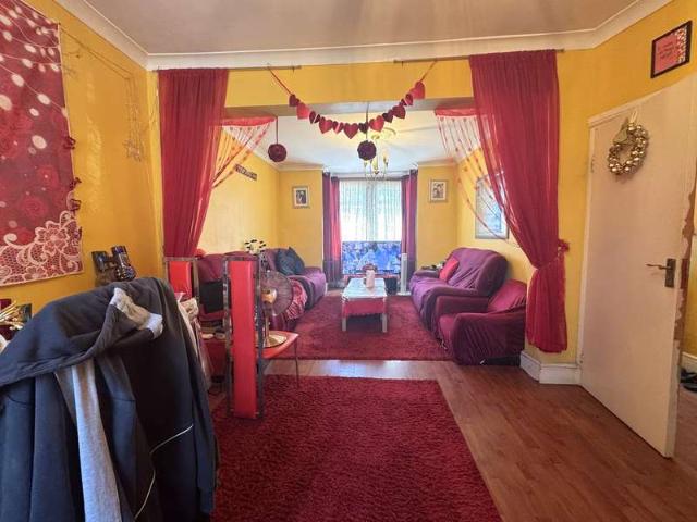 Cottage for sale in Plashet, Greater London