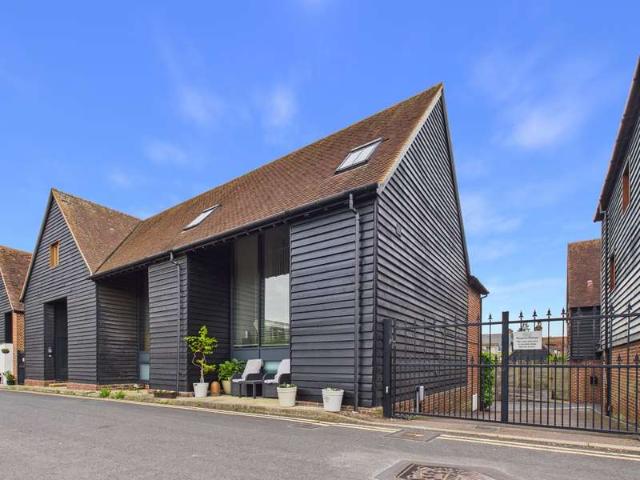 Cottage for sale in Jubilee Industrial Centre, King's Walden