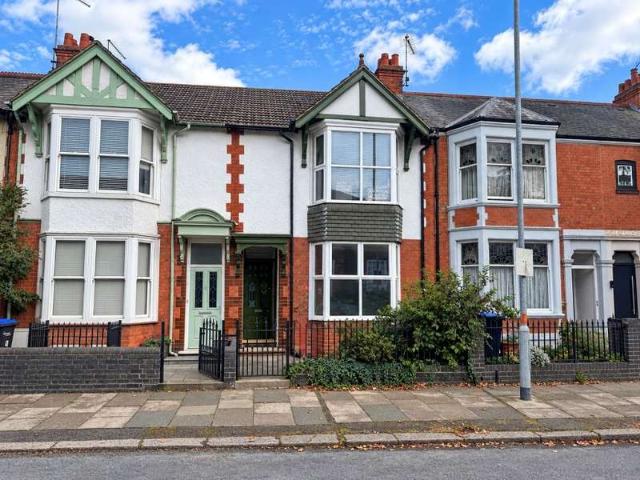 Cottage for sale in Abington, Northampton
