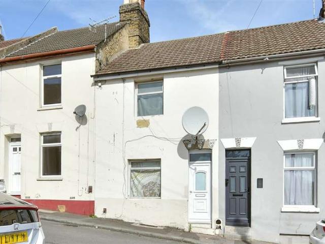 Cottage for sale in Luton, Chatham