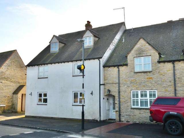 Cottage for sale in Crookhill, Worcestershire