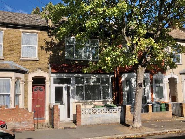 Cottage for sale in London Borough of Newham, Greater London