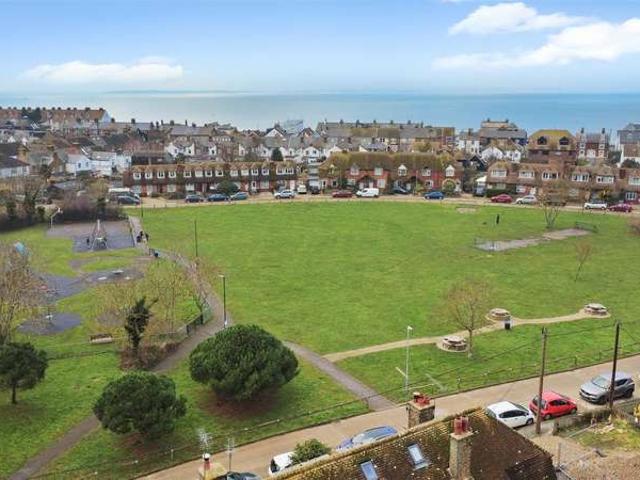 Cottage for sale in Seasalter, Canterbury