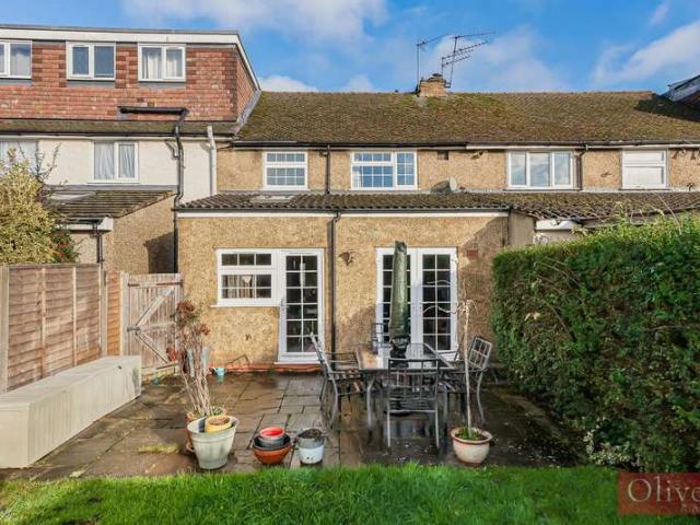 Cottage for sale in Napsbury Park, Five Acres
