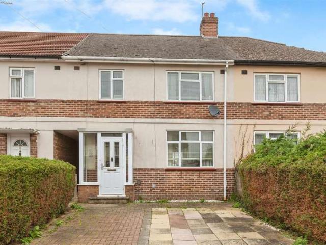 Terraced House for sale in Slough