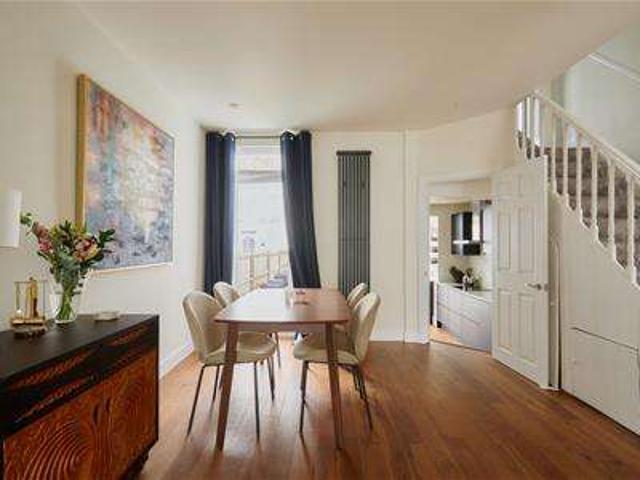 Cottage for sale in London Borough of Hounslow, Strand