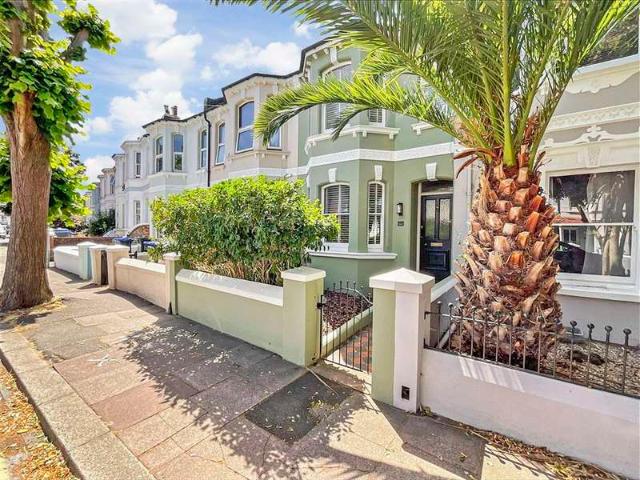 Cottage for sale in Broadwater, Worthing