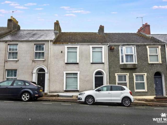 Cottage for sale in Pembroke Dock, Wales