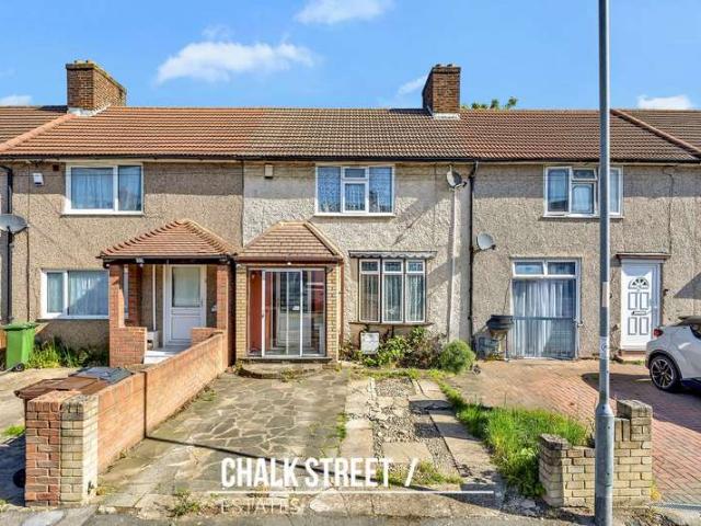 Cottage for sale in Scrattons Farm, Greater London