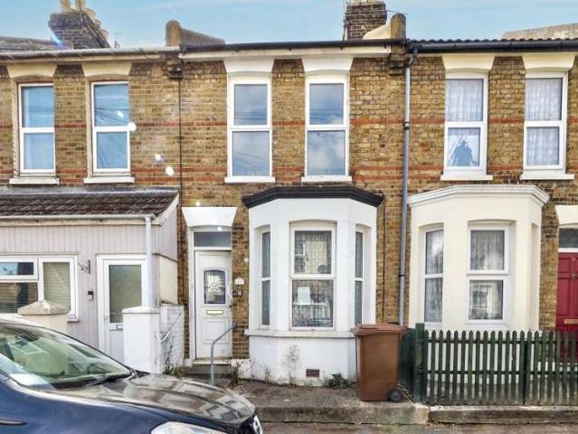 Cottage for sale in Brompton, Gillingham