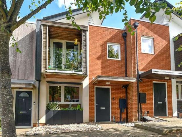 Cottage for sale in Midway, Kent