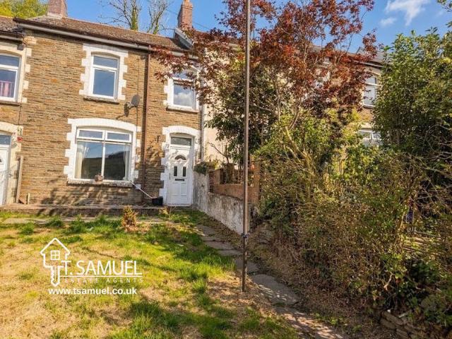 Cottage for sale in Mountain Ash East, Wales