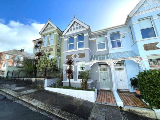 Cottage for sale in Mount Wise