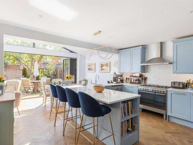 Cottage for sale in London Borough of Wandsworth, Greater London