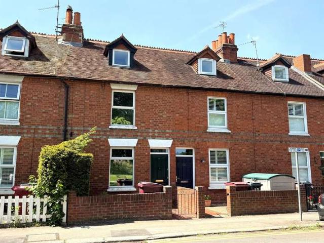 Cottage for sale in Reading