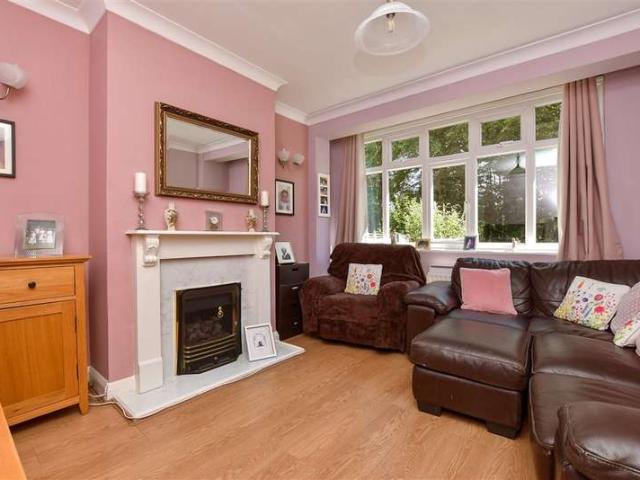 Cottage for sale in London Borough of Sutton, Greater London