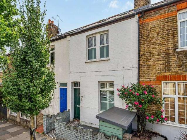 Cottage for sale in London Borough of Ealing, Hanwell