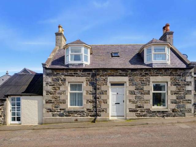 Cottage for sale in Macduff, Scotland
