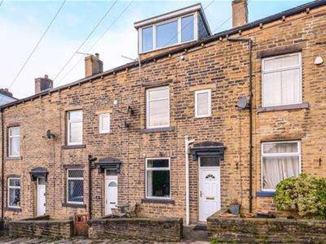 Terraced House for sale in Halifax, Highroad Well
