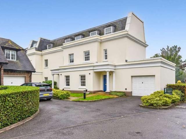 Cottage for sale in Arundel, Clapham
