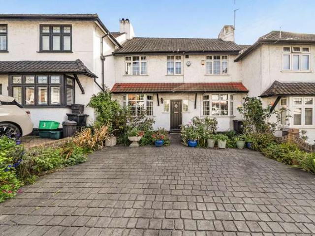 Cottage for sale in Widmore Green, Greater London