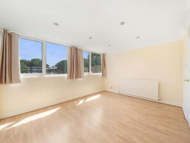 Cottage for sale in Brondesbury, Greater London