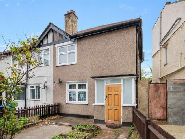 Cottage for sale in London Borough of Merton, Collier's Wood