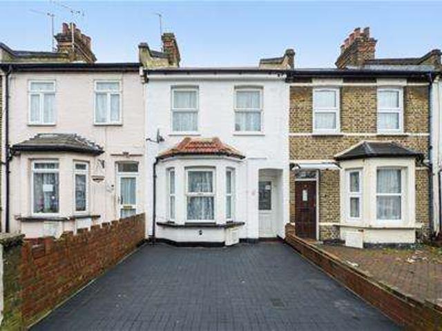 Cottage for sale in Sudbury, Greater London