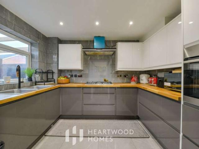 Cottage for sale in Jersey Farm, St Albans