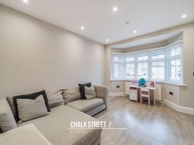 Cottage for sale in Ardleigh Green, Greater London