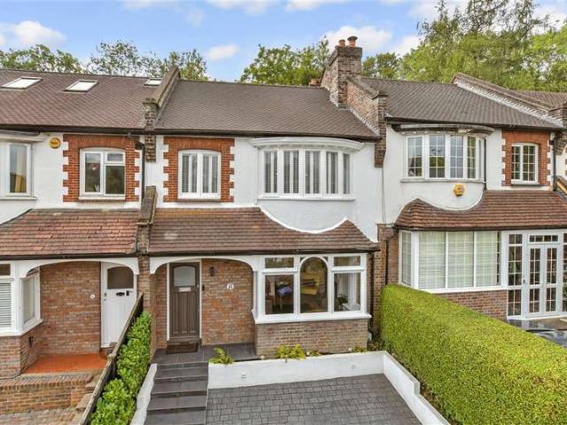 Cottage for sale in London Borough of Croydon, Greater London