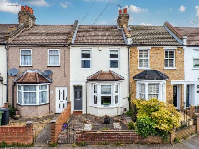 Cottage for sale in Bowmans, Dartford