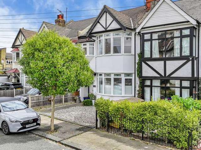 Cottage for sale in Alton Barnes, Essex