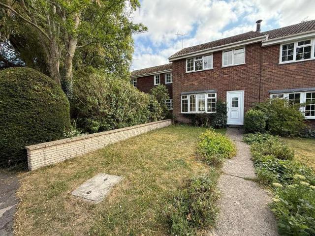 Cottage for sale in West Overton