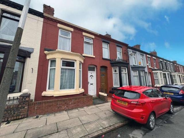 Cottage for sale in Elm Park, Calderstones