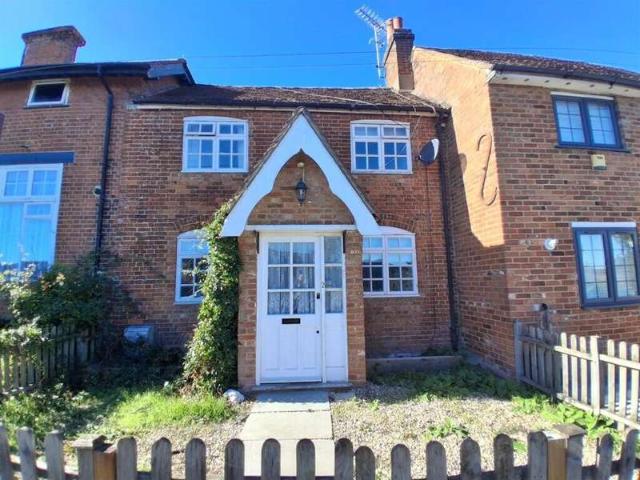 Cottage for sale in London Borough of Hillingdon, Greater London