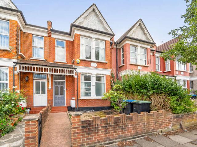 Cottage for sale in New Southgate, Greater London