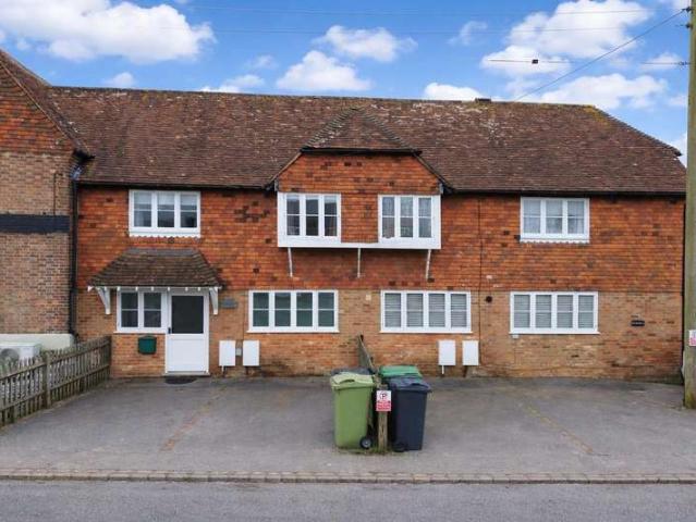 Cottage for sale in Ewhurst, Heathlands