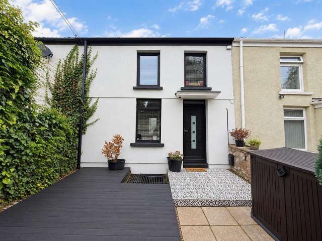 Cottage for sale in Robertstown, Trecynon